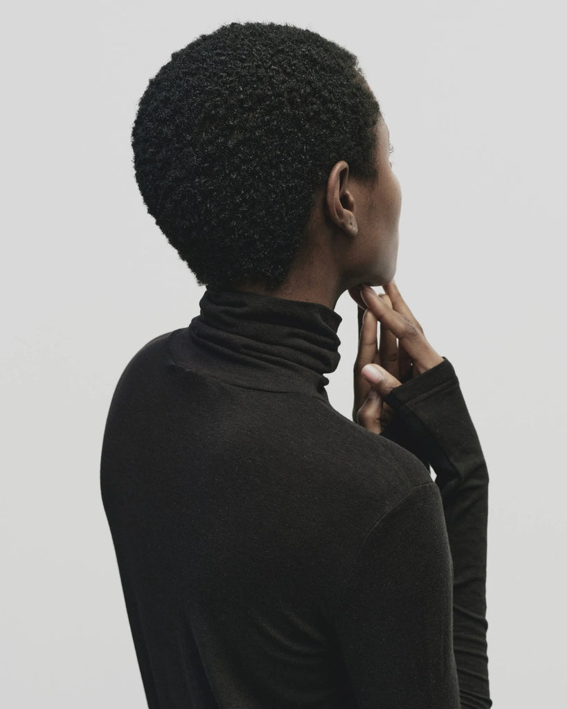 ROLL NECK JERSEY TOP IN BLACK