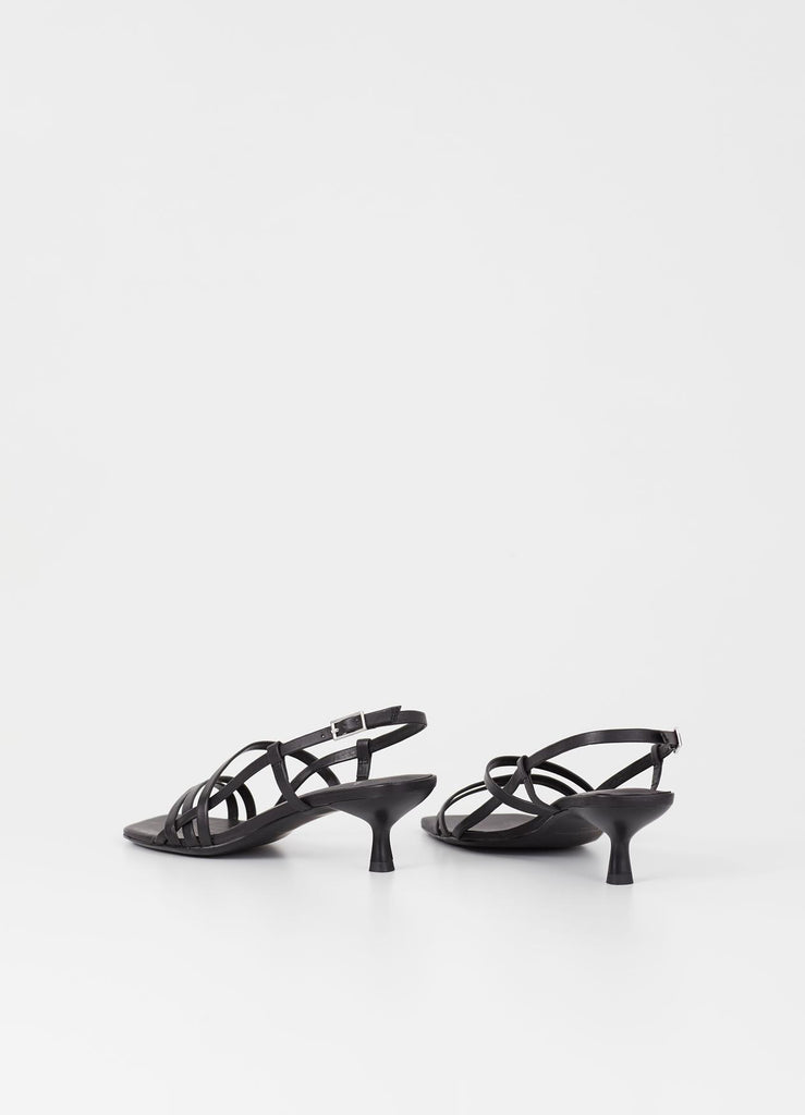 Jonna Sandals in Black