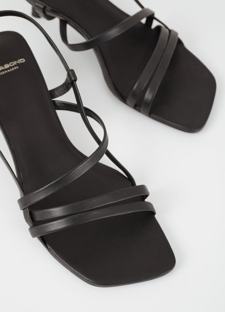 Jonna Sandals in Black