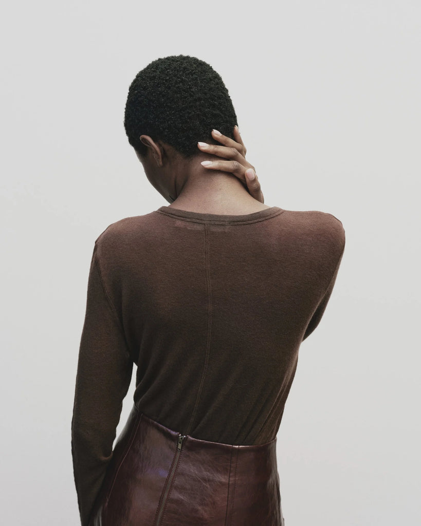 WOOL TENCEL CREW NECK TOP IN BROWN