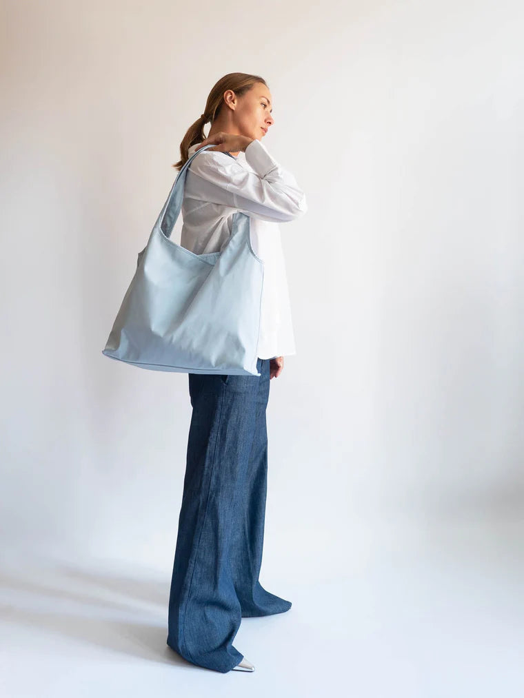 Carry Matte Twill Tote Bag In Blue Sky