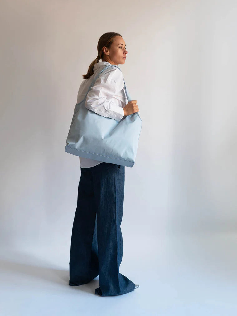 Carry Matte Twill Tote Bag In Blue Sky