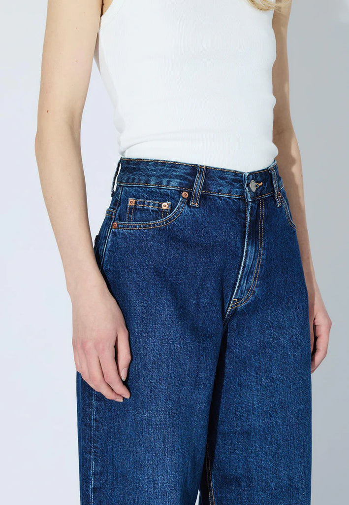 Donna Jeans in Haze Dark Shade