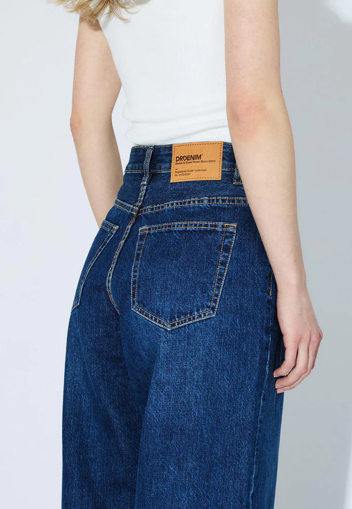 Donna Jeans in Haze Dark Shade