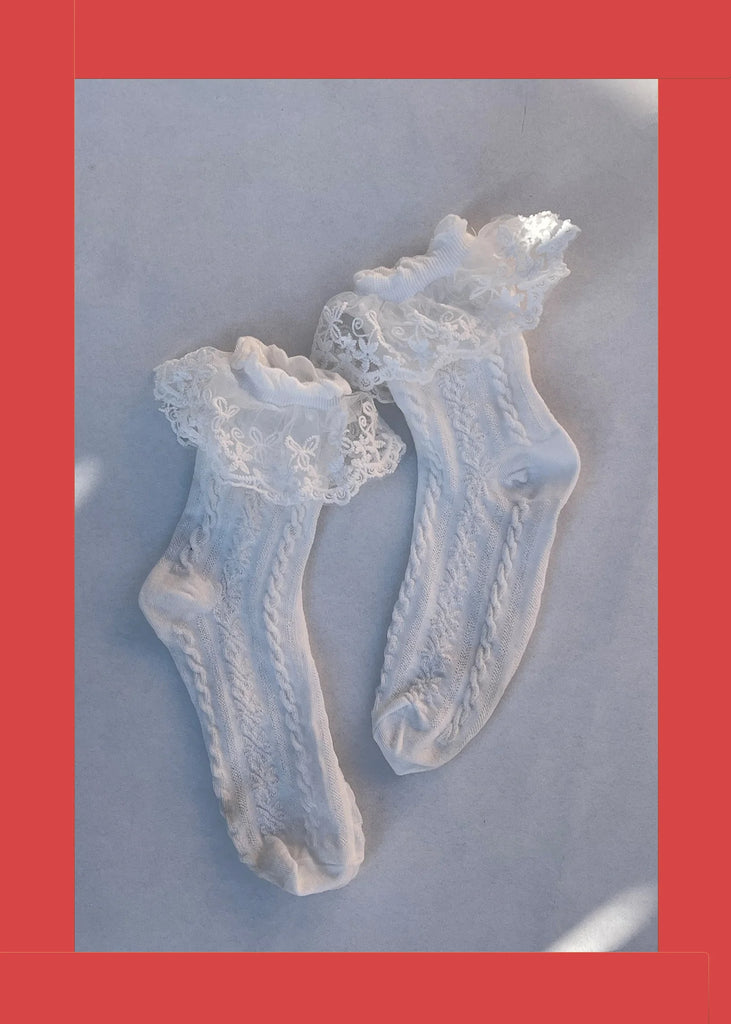 Chantilly Socks in White with Lace
