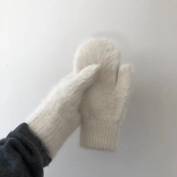 Fluffy Angora Mittens in Off White