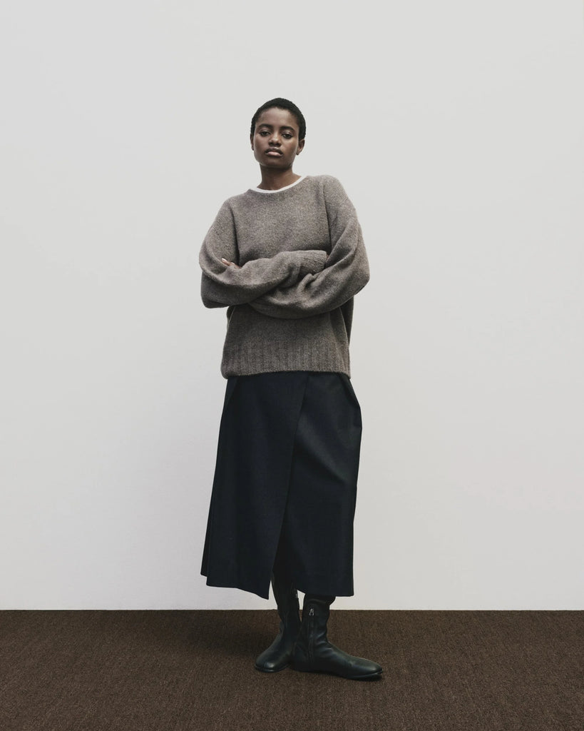 ALPACA BLEND WHOLEGARMENT KNIT SWEATER IN GREY