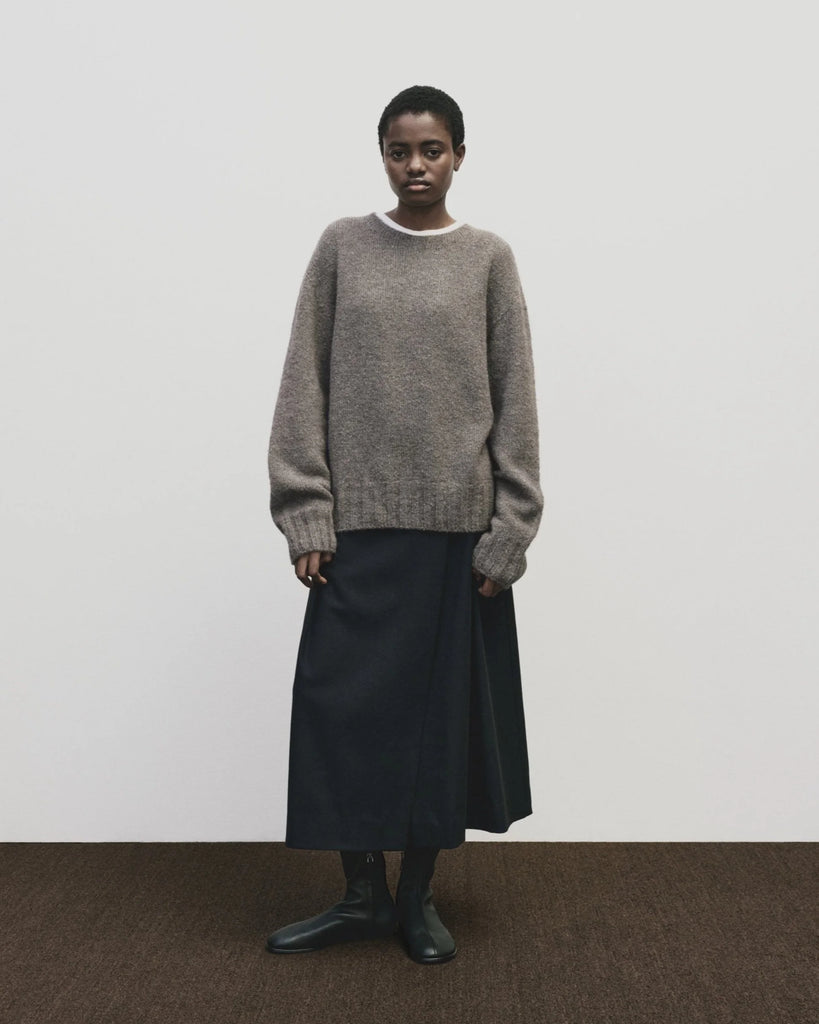ALPACA BLEND WHOLEGARMENT KNIT SWEATER IN GREY
