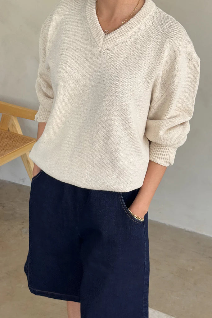 Gabby Cotton V Neck Sweater in Naturel