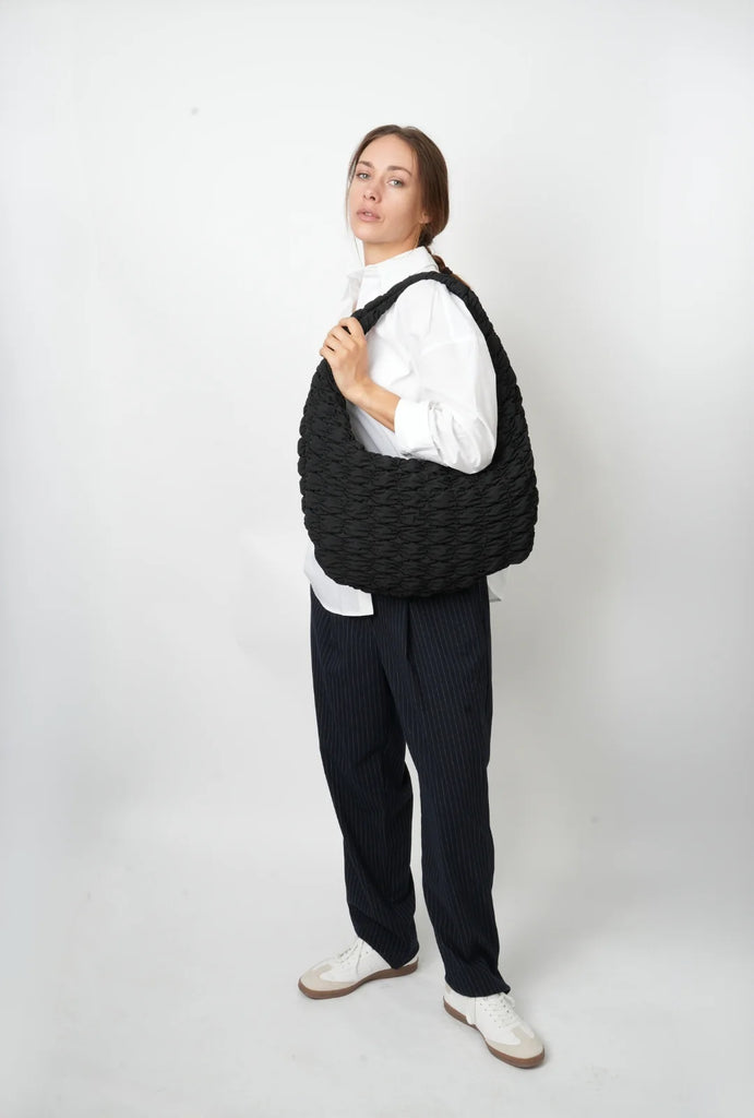 HAZE MATTE TWILL QUILT TOTE IN BLACK