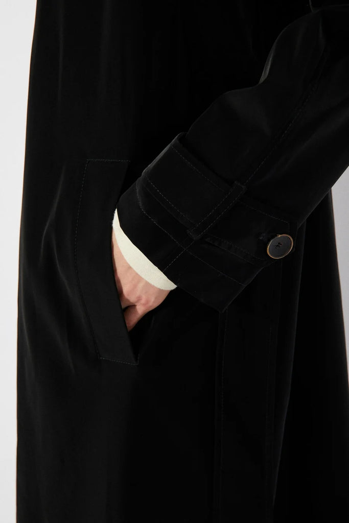 Linya Trench Jacket in Black