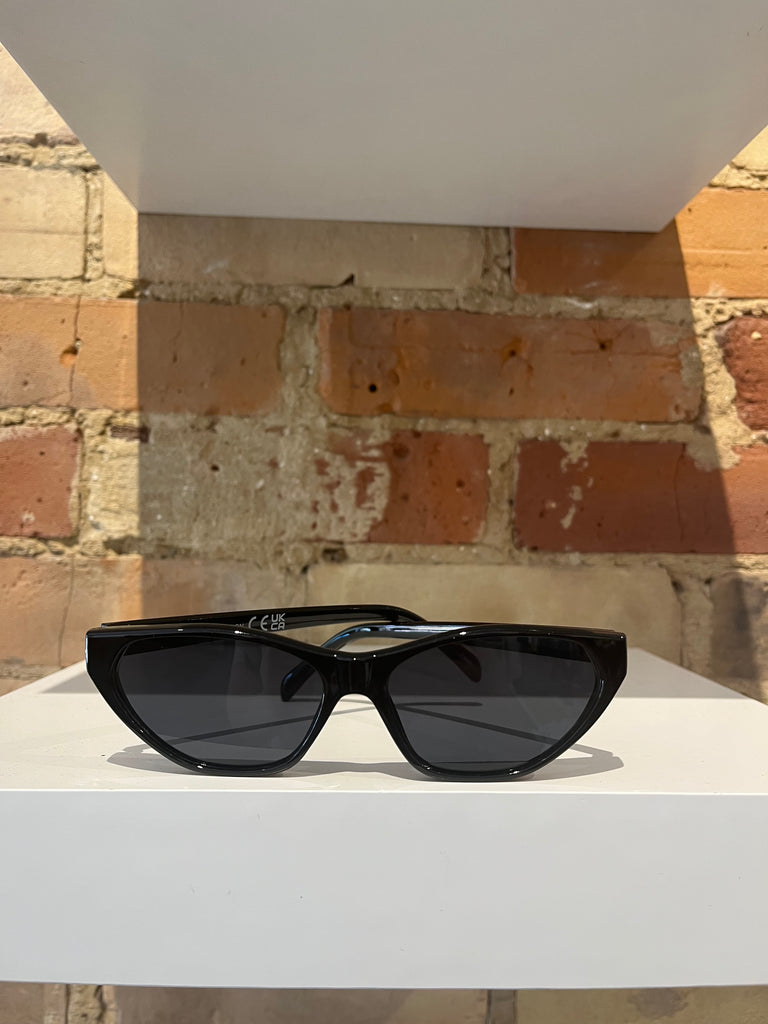 Sabrina Cat Eye Sunglasses in Black