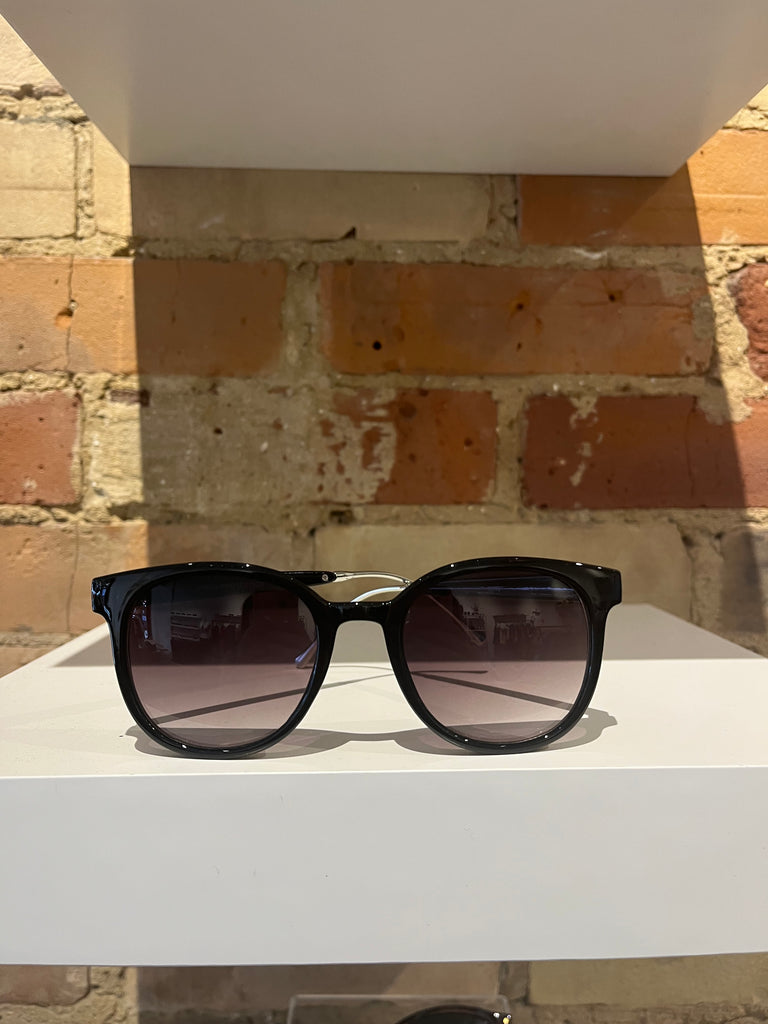 Taylor Sunglasses in Black