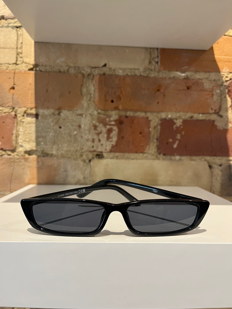 Venus Sunglasses in Black