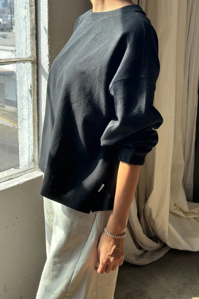 Naturelle Tee in Black