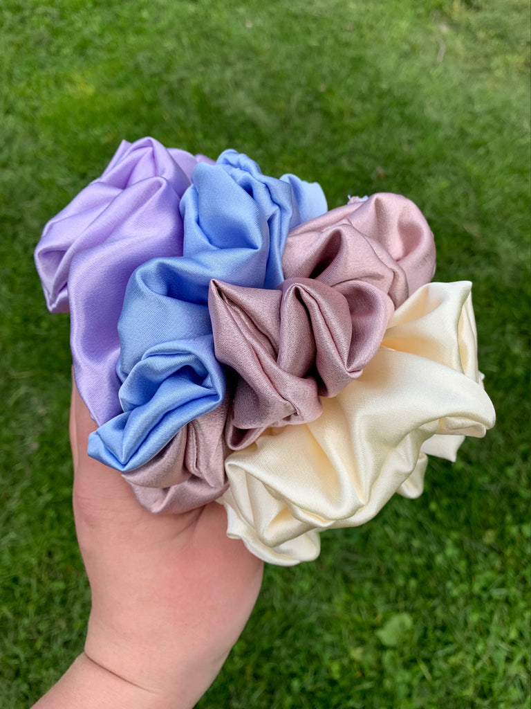 Large Satin Scrunchie in Lilac