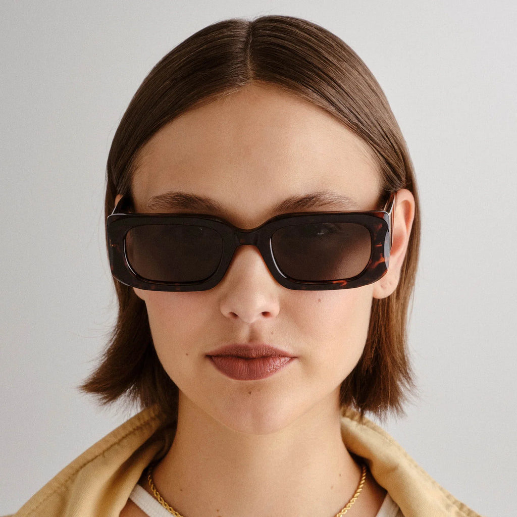 RIPPLED REBEL SUNGLASSES IN TORTOISE KHAKI