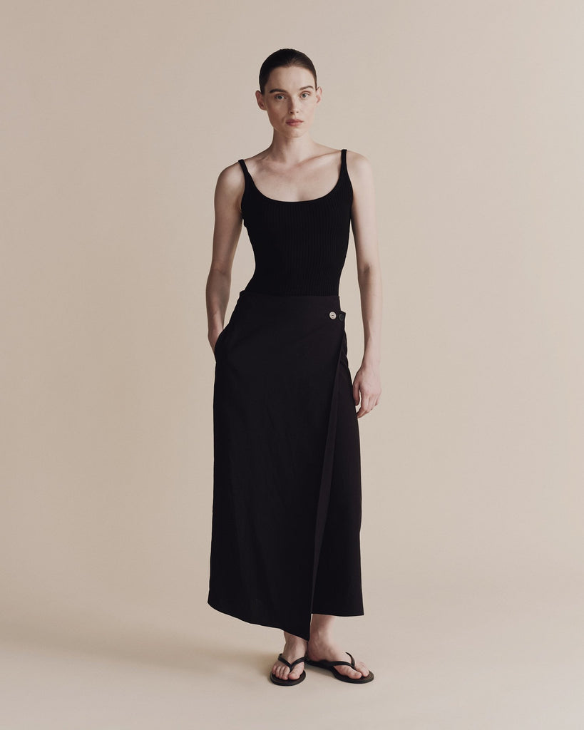 LINEN BLEND MAXI WRAP SKIRT IN BLACK