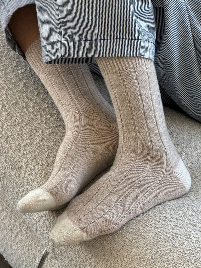 Classic Cashmere Socks in Fawn