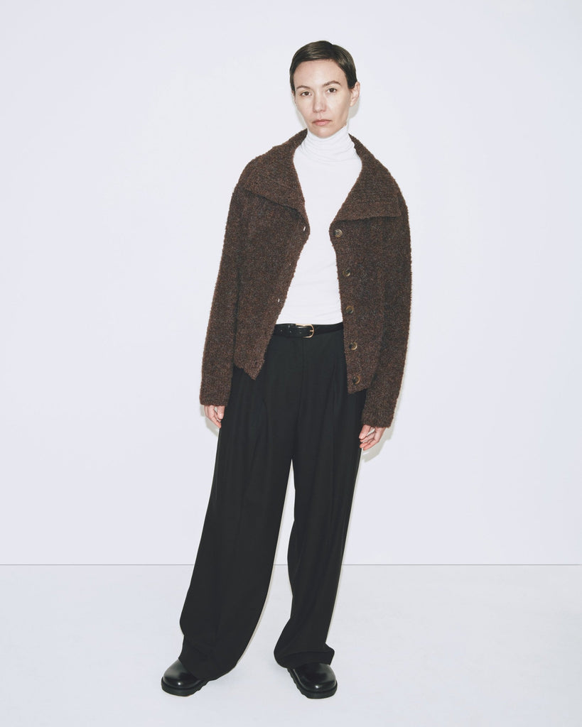 SPREAD COLLAR BOUCLE CARDIGAN IN BROWN