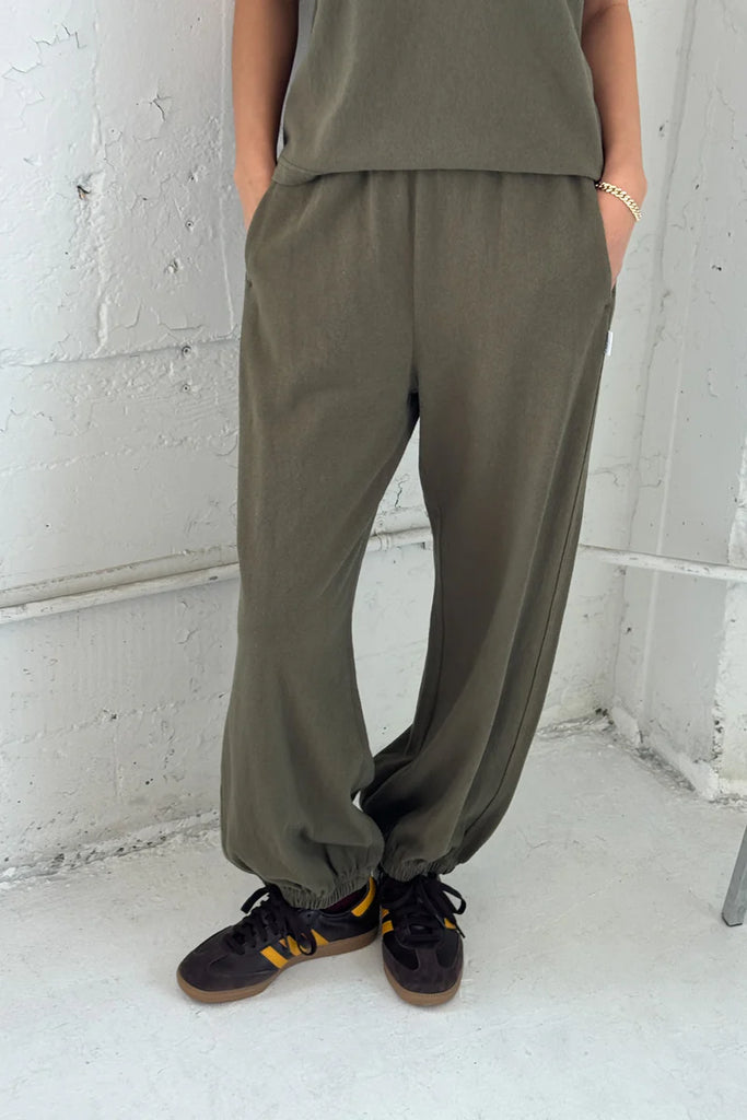 Balloon Pants in Olive