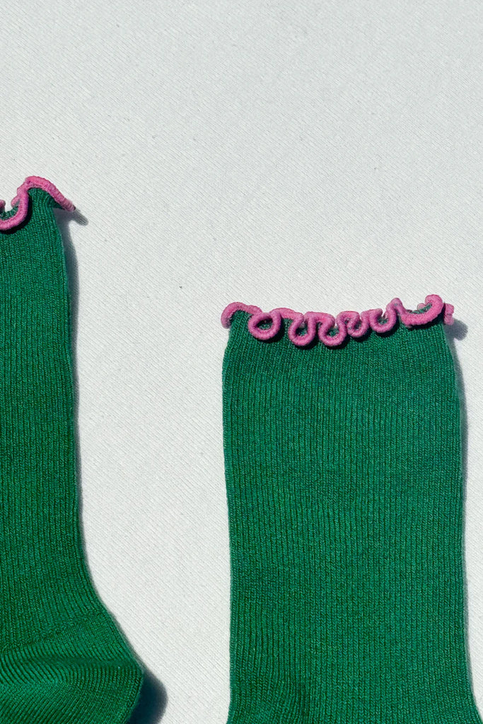 RUFFLED MODAL SOCKS - SPINACH / PINK EDGE