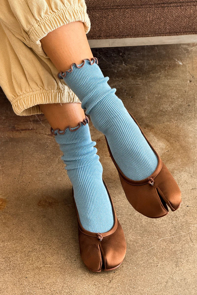 RUFFLED MODAL SOCKS - POWDER BLUE / BROWN EDGE