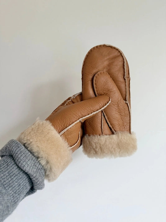 Shearling Mittens in Caramel