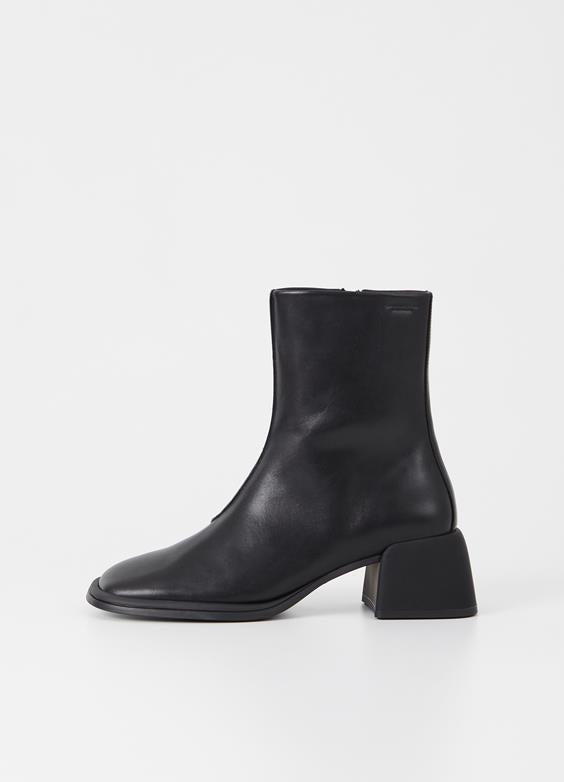 Ansie Boots in Black