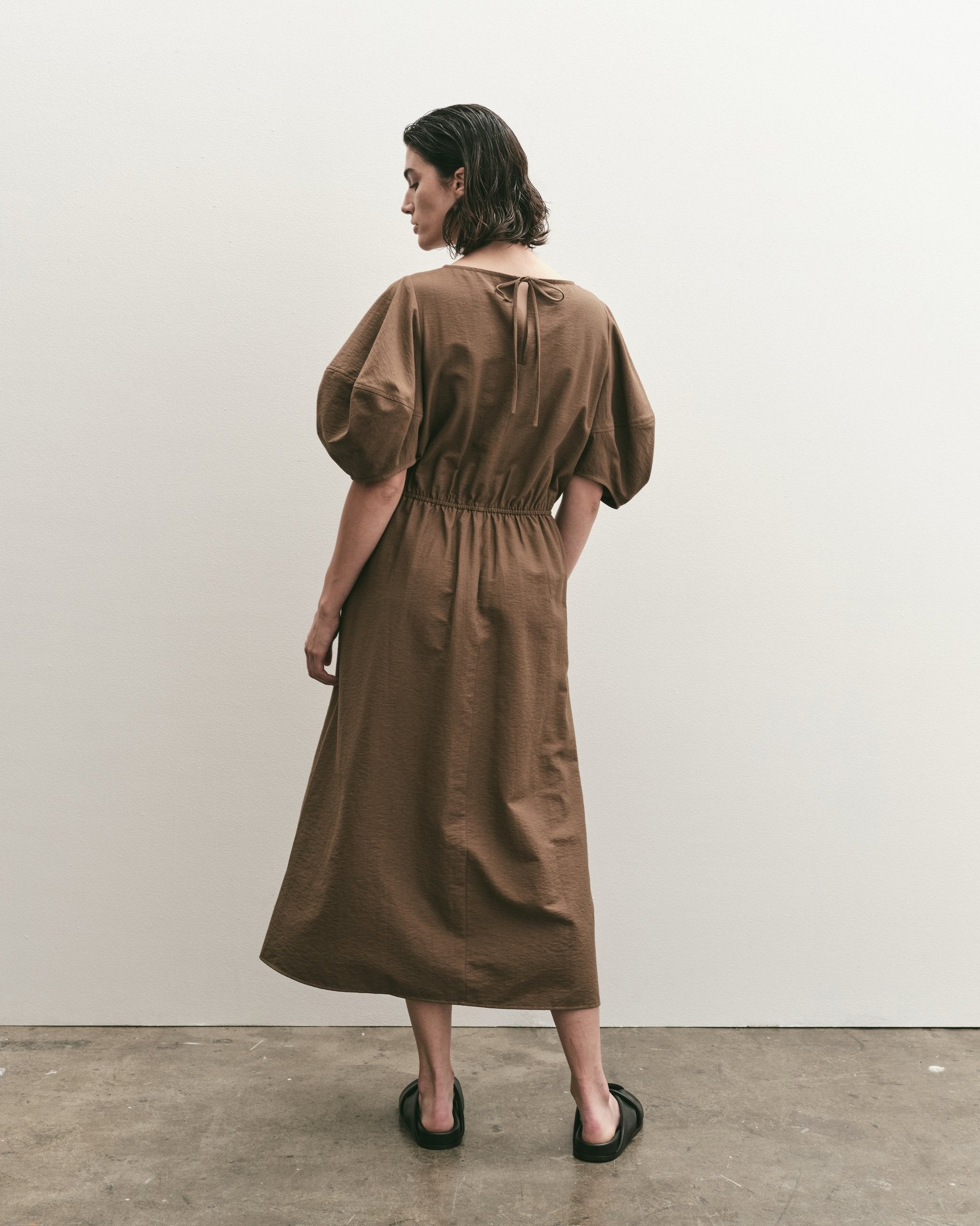 Balloon Sleeve Midi Dress in Brown Tusk