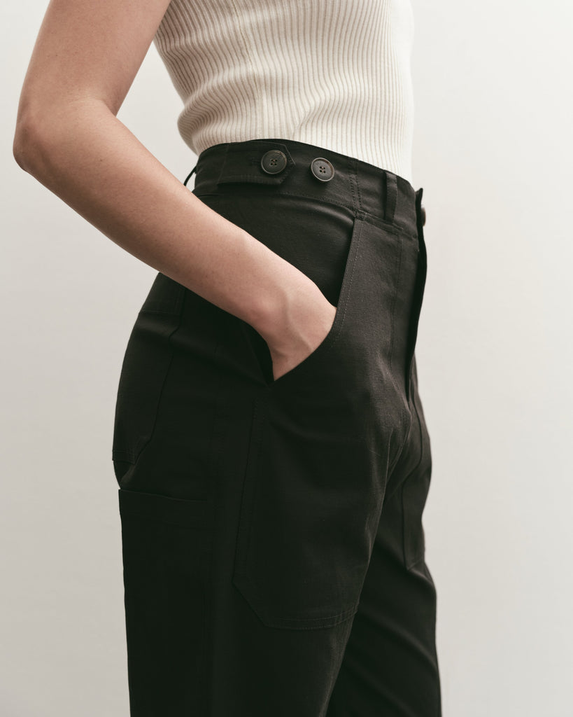 Cropped Workwear Pants in Black