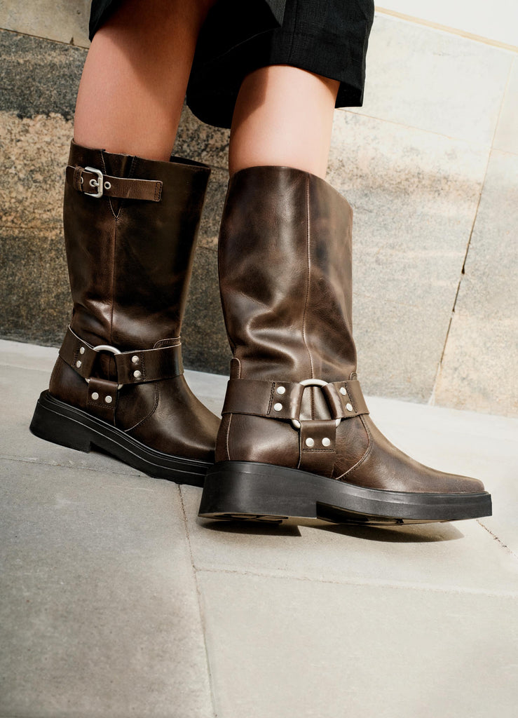 Eyra Moto Boots in Mud Brown