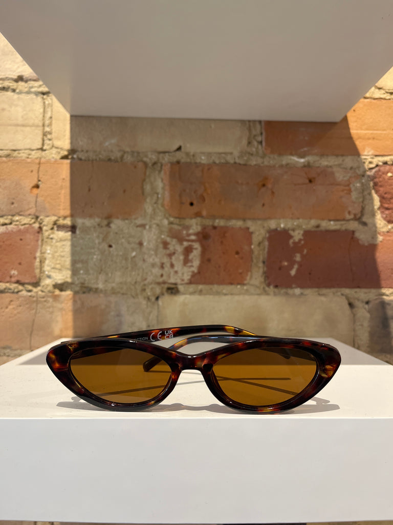 Monroe Cat Eye Sunglasses in Tortoise