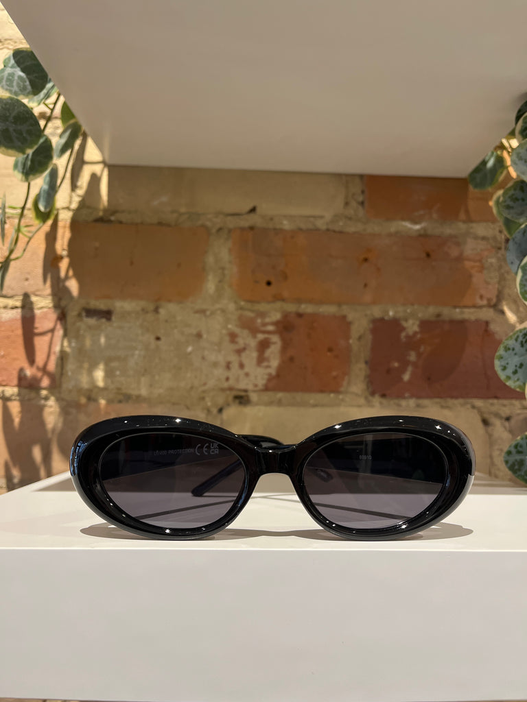 Melrose Sunglasses in Black
