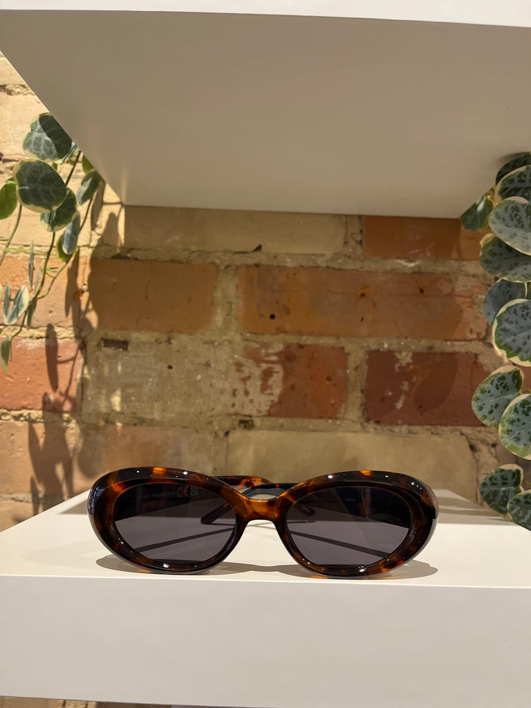 Melrose Sunglasses in Tortoise