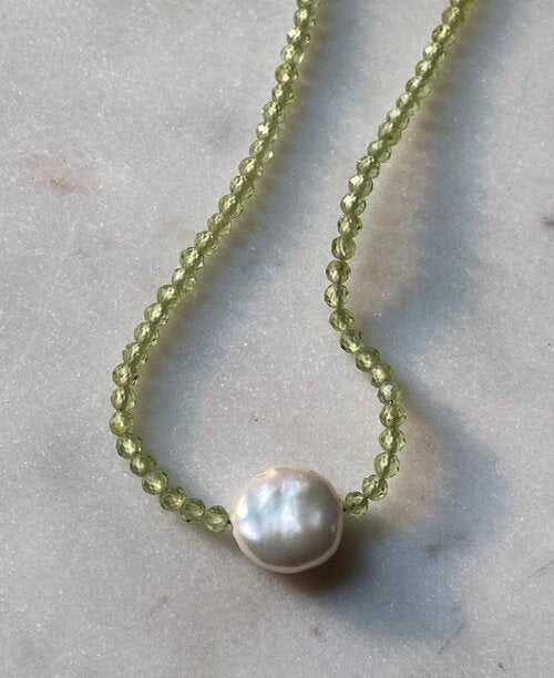 Petal Beaded Necklace in Peridot Green
